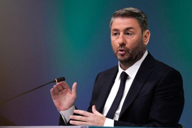 ΠΑΣΟΚ: Επιτροπή για τη Συνταγματική Αναθεώρηση με αιχμές κατά της κυβέρνησης