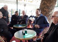 Πρωινός καφές, ΤΕΠ και «βραχιολάκι»: Το μήνυμα Μητσοτάκη και Γεωργιάδη για ένα ΕΣΥ που αλλάζει