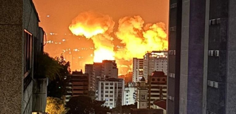 Έκρηξη έντασης στη Βενεζουέλα: Καράκας χωρίς ρεύμα, εκρήξεις και φόβος πολιτών