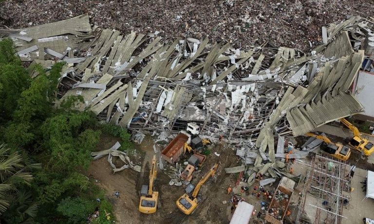 Φιλιππίνες: Τραγωδία στη Χωματερή του Σεμπού – Ένας Νεκρός, 38 Αγνοούμενοι και Χιονοστιβάδα Σκουπιδιών