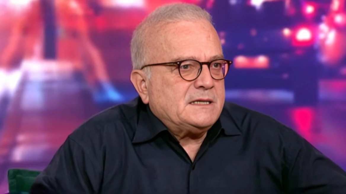 Άρης Δαβαράκης: Ήταν μια πραγματικότητα για εμένα, ότι κοιτούσα κυρίως τα αγόρια,είπα ότι είμαι ομοφυλόφιλος