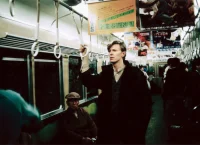 «Let’s Dance» του David Bowie: Ο Χορευτικός Ποταμός που Στοίχειωσε τις Ελληνικές Ντίσκο των ’80s