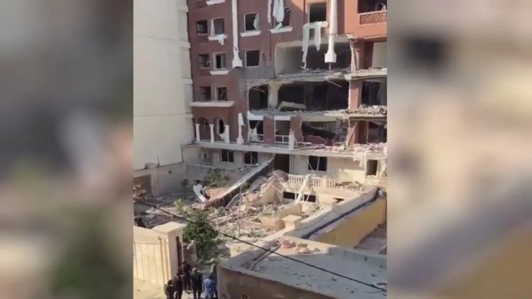 Συναγερμός στο Ιράν: Διαδοχικές εκρήξεις και 4 νεκροί – Ζημιές σε οκταώροφο κτήριο σε λιμάνι