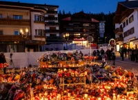 «Είναι ντροπή» – Οργισμένοι οι συγγενείς με την αποφυλάκιση του Μορέτι μετά τη φονική φωτιά στο Crans-Montana