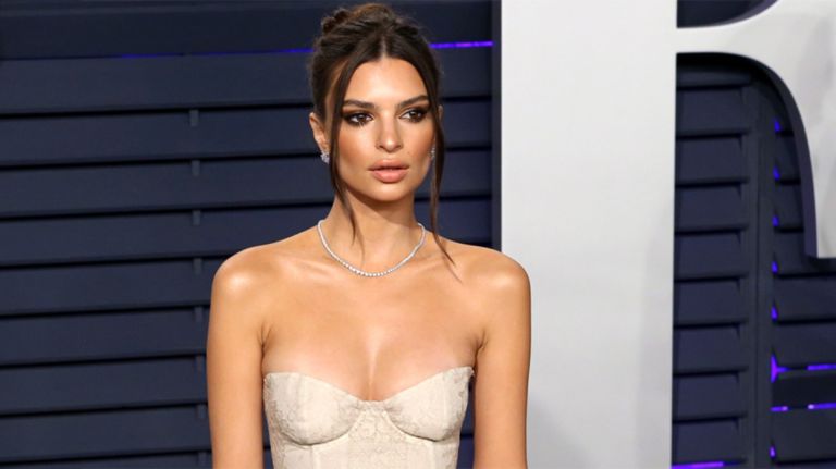 Στην Αθήνα με τον Ρομέν Γαβρά η Έμιλι Ραταϊκόφσκι – Εικόνες από το ταξίδι της στην Ελλάδα [pics]