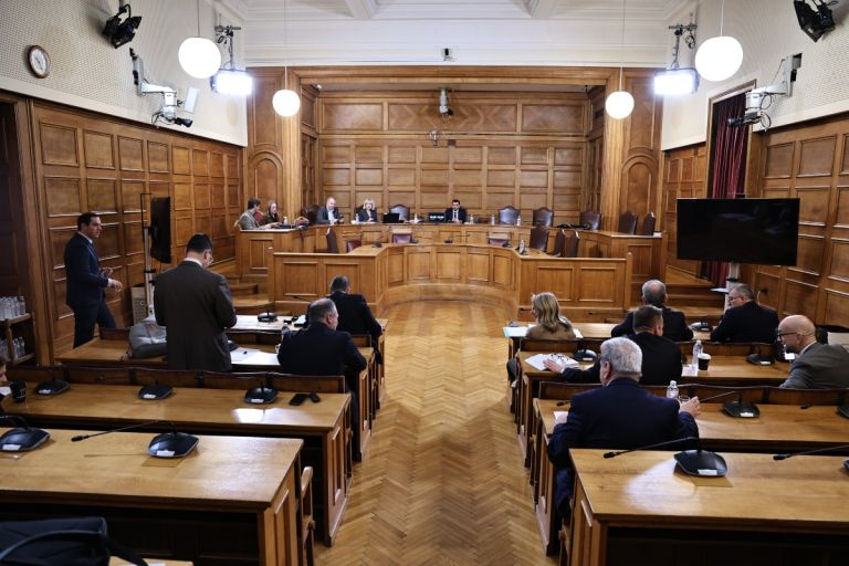 ΟΠΕΚΕΠΕ: Ένταση μεταξύ Μιλένας Αποστολάκη με την μάρτυρα – «Είστε στρατευμένη!»