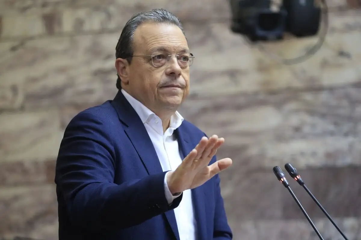 Φάμελλος: Η ώρα της μεγάλης ανατροπής – Προοδευτική συμμαχία ή χάος;