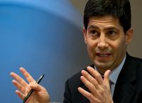 O Κέβιν Γουόρς είναι o εκλεκτός του Τραμπ για την προεδρία της Fed