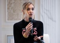 Pandorogate: Η Κιάρα Φεράνι, τα χριστουγεννιάτικα γλυκά και οι πολιτικές αναταράξεις στην Ιταλία!