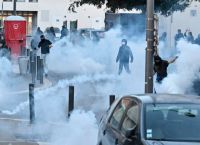 Κοινωνικές αναταραχές στη Γαλλία: Έκαψαν πάνω από 1000 αυτοκίνητα την Πρωτοχρονιά