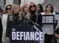 Πάρις Χίλτον: «Είναι η σύγχρονη μορφή θυματοποίησης» – Η μάχη κατά των AI deepfakes