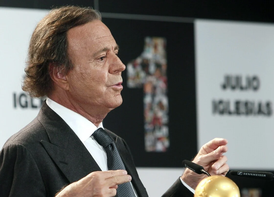 Χούλιο Ιγκλέσιας: Οι καταγγελίες για σεξουαλική κακοποίηση μπήκαν στο αρχείο