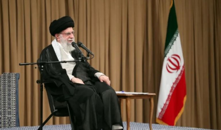 Ιράν: Το καθεστώς πνίγει στο αίμα τη λαϊκή εξέγερση – Πάνω από 500 νεκροί και 10.000 συλλήψεις