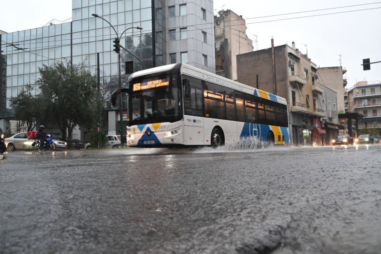 Καιρός σήμερα [31/3/26]:Η κακοκαιρία Erminio έρχεται με ακραία φαινόμενα-Για την Αττική κόκκινη προειδοποίηση