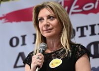 Σύνταγμα σε… κατάσταση πολιορκίας – Αιχμές Καρυστιανού για «κουρελόχαρτο» νόμο & πολιτική ατιμωρησία