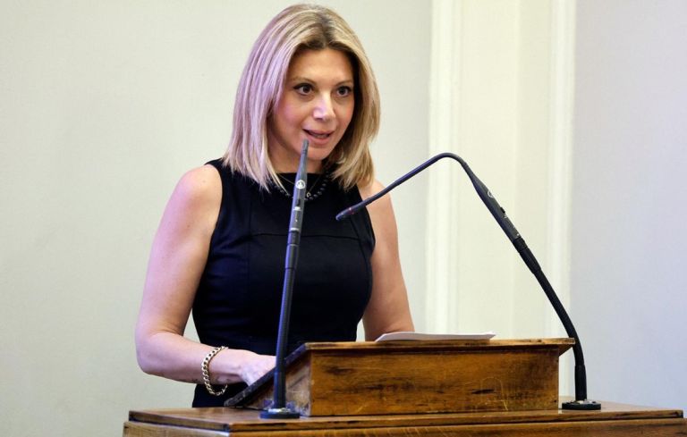 «Το νέο κόμμα που απειλεί όλους —και ίσως κανέναν»:Η Καρυστιανού,ο λαός και ο ηγέτης που δεν έχει ακόμα όνομα