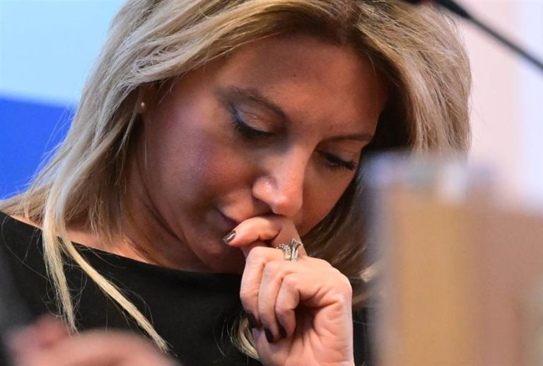 Αμβλώσεις ξανά στο επίκεντρο: Καρυστιανού προκαλεί σάλο – Κυβέρνηση & αντιπολίτευση σε «πόλεμο» δηλώσεων