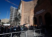 Κηδεία Valentino: Η μόδα αποχαιρέτησε για πάντα τον σπουδαίο σχεδιαστή [vid,pics]