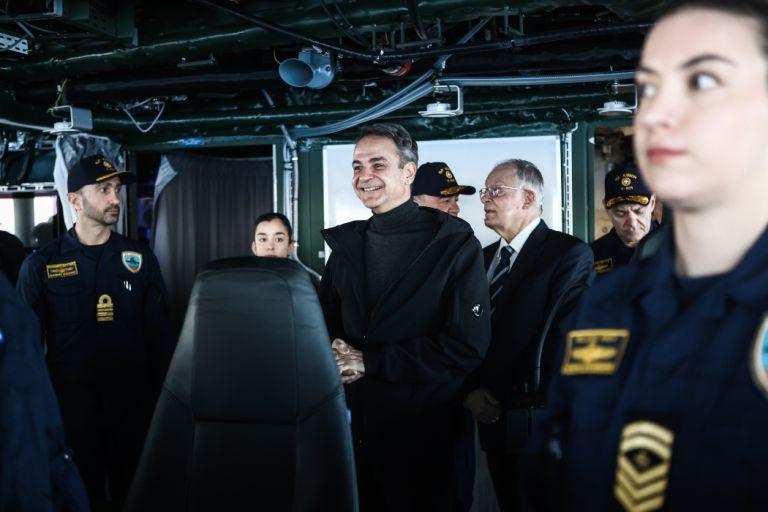 Μητσοτάκης: Η φρεγάτα “Κίμων” έφτασε στη Σαλαμίνα – Από την υπογραφή έως την επιχειρησιακή ένταξη