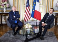 Ο Μακρόν καλεί Ε.Ε. σε “εμπορικό μπαζούκα” απέναντι στις ΗΠΑ