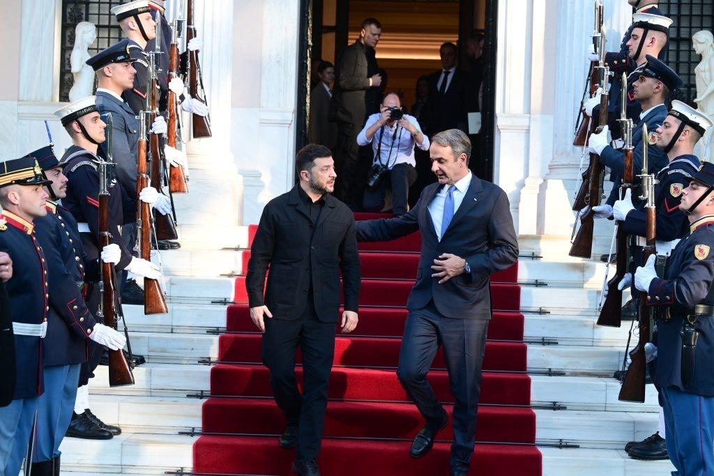 Ο Μητσοτάκης στο Παρίσι: Συμμαχία των Προθύμων ή η νέα γραμμή άμυνας της Ευρώπης;