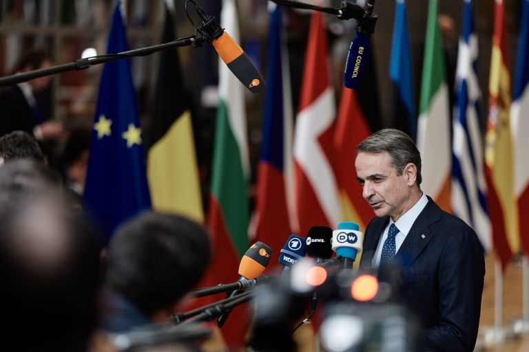 Διπλό μήνυμα Μητσοτάκη μετά τη Σύνοδο Κορυφής — Πολύπλοκες διατλαντικές σχέσεις και θετικά σχόλια Τραμπ