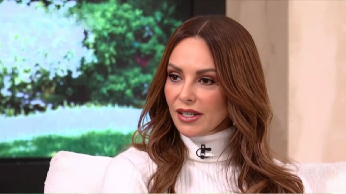 Η Μπέττυ Μαγγίρα «σπάει» τη σιωπή της: Τι αποκαλύπτει για τις αισθητικές επεμβάσεις στο πρόσωπό της