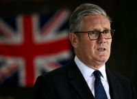 Ο Στάρμερ λέει «Όχι» στο μπλοκ μεσαίων δυνάμεων — ποντάρει σε ΗΠΑ, ΕΕ και επανεκκίνηση Κίνας