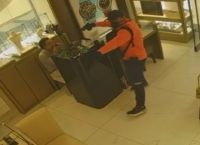 Πώς οι «Ροζ Πάνθηρες» άρπαξαν κοσμήματα αξίας 580.000 ευρώ – Συλλήψεις δύο μελών τους