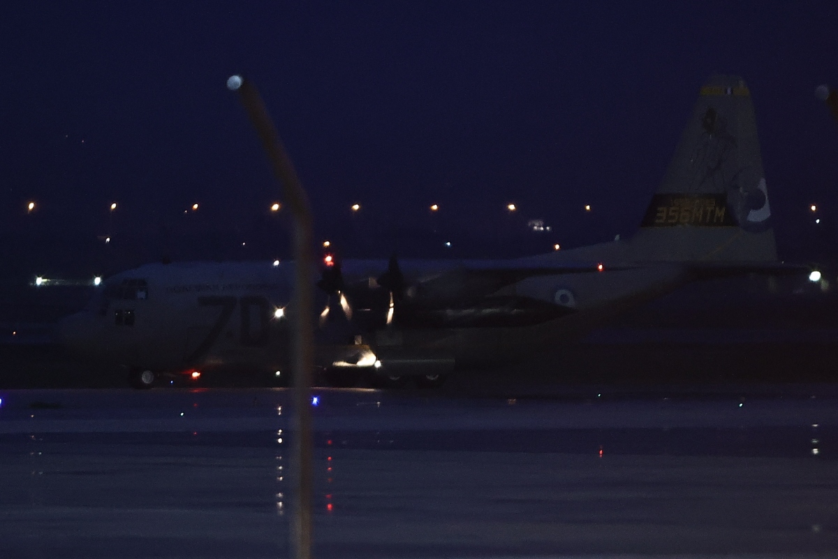 Στη Θεσσαλονίκη το C-130 με τις σορούς των οπαδών του ΠΑΟΚ- Τρισάγιο στην Τούμπα