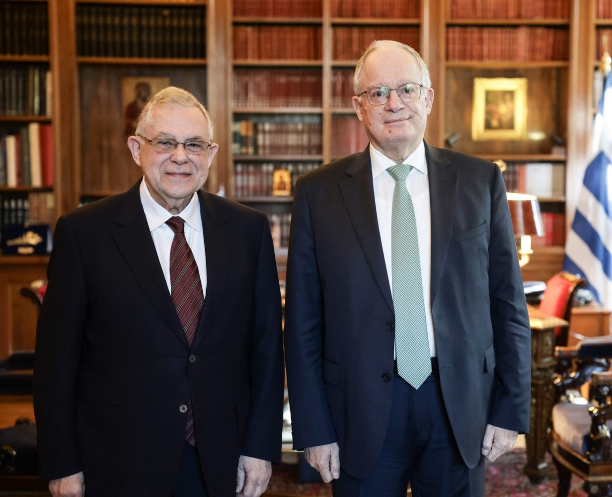 ΚΡΥΦΗ «ΕΠΙΧΕΙΡΗΣΙΑΚΗ ΖΩΝΗ» στο Προεδρικό! Τασούλας – Παπαδήμος «ΣΧΕΔΙΑΖΟΥΝ» Ελλάδα σε Παγκόσμια Καταιγίδα