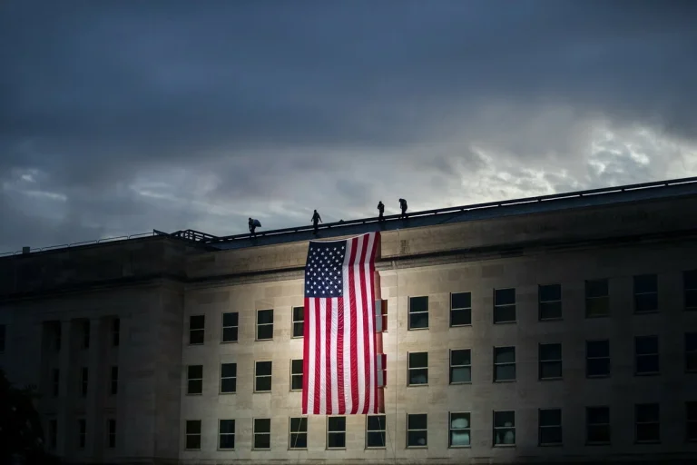 Γιατί εκτοξεύτηκαν οι πωλήσεις πίτσας κοντά στο Πεντάγωνο