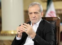 Πεζεσκιάν: «Οποιαδήποτε επίθεση στον Χαμενεΐ ισοδυναμεί με ολοκληρωτικό πόλεμο κατά του Ιράν»