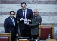 Πρωτογενές πλεόνασμα πάνω από 10 δισ.: Παράθυρο για φοροελαφρύνσεις ή δημοσιονομική παγίδα;