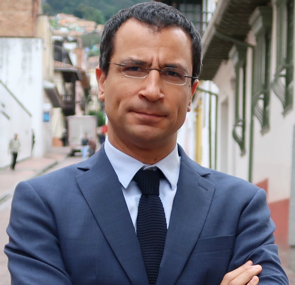 Πιπίνης για Μαδούρο στο pagenews.gr: Το καθεστώς είχε τελειώσει – η ιστορία απλώς τον πρόλαβε