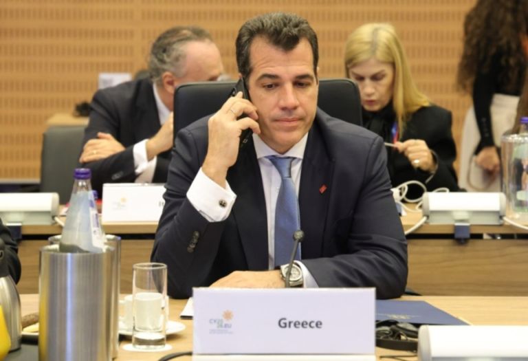 Πλεύρης: Σαφής γραμμή για μεταναστευτικό με έμφαση σε αποτροπή και επιστροφές