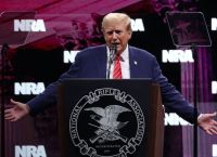 Ο Τραμπ εναντιώνει τους υποστηρικτές του Όπλου: Προειδοποίηση για 2η Τροπολογία, κρίση στην δεξιά