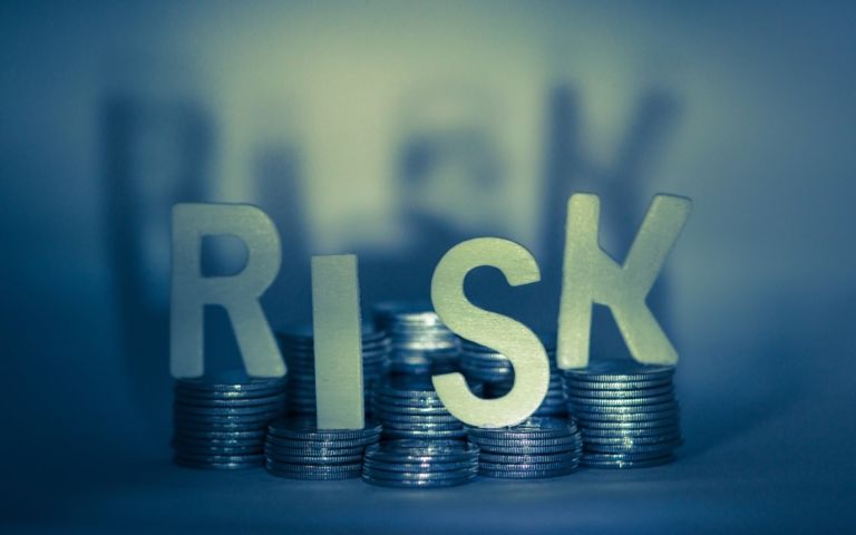 Οι αγορές σε ναρκοπέδιο: Νευρικότητα, ρίσκο και οι πολιτικές συνέπειες για την Ελλάδα