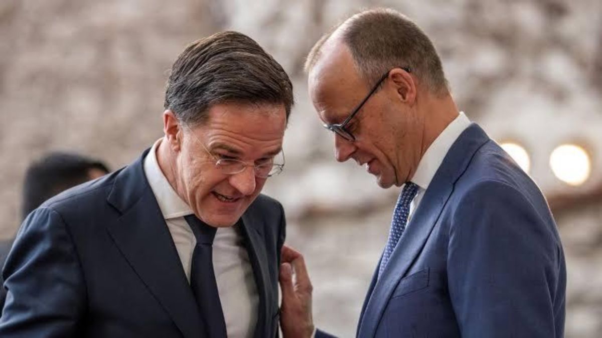 Η κωλοτούμπα Τραμπ μυρίζει παρασκήνιο: μόνο ο Ρούτε ξέρει το deal (και το Βερολίνο χαμογελά)