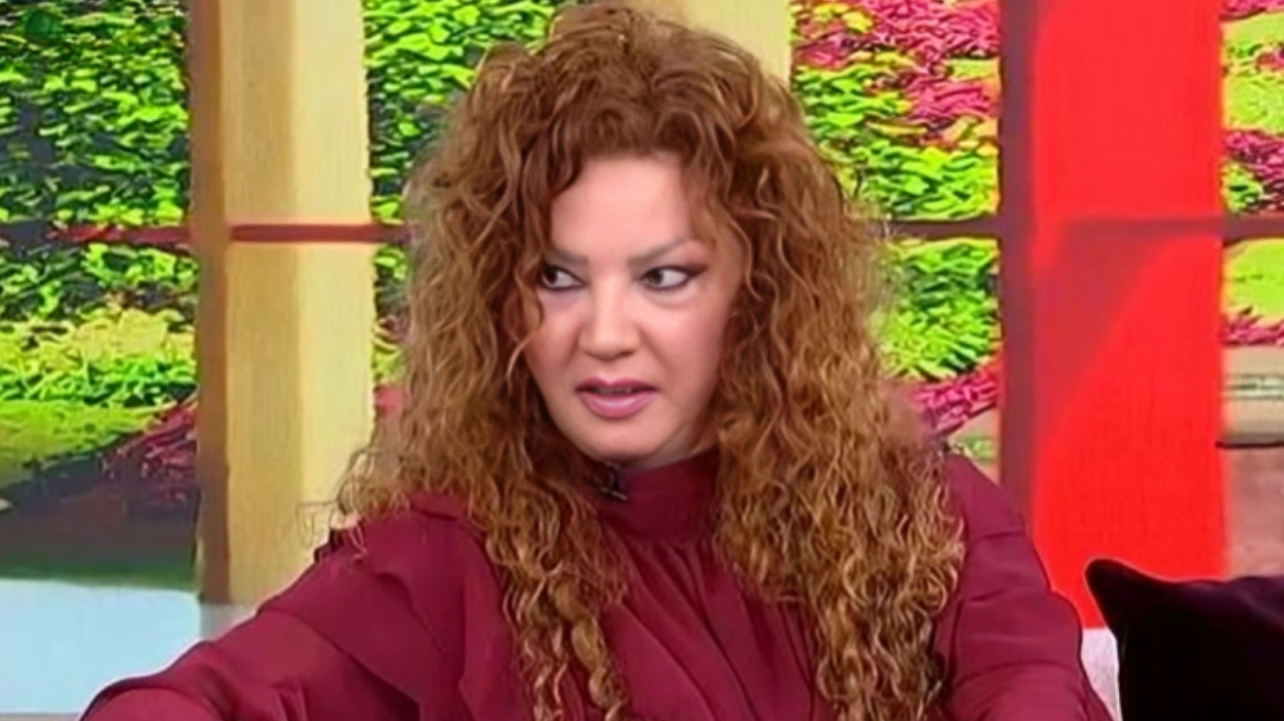 Η Σοφία Αρβανίτη συγκλονίζει: «Ήμουν δυστυχισμένη – Η μητέρα μου με ρωτούσε “πώς είσαι έτσι;”»