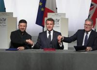 Μακρόν, Στάρμερ και Ζελένσκι υπέγραψαν δήλωση προθέσεων για την ανάπτυξη πολυεθνικής δύναμης στην Ουκρανία