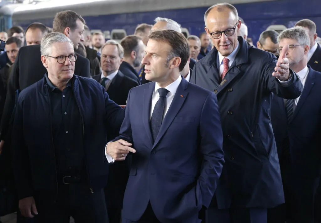 Μακρόν, Στάρμερ και Μερτς καταδικάζουν απερίφραστα τη δολοφονία διαδηλωτών στο Ιράν