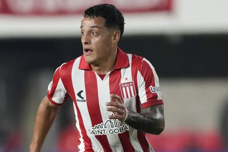 Ολυμπιακός: Αναμονή για Αντρέ Λουίζ και Γουέσλεϊ – Οι «ερυθρόλευκοι» ψάχνουν εξτρέμ και αριστερό μπακ