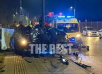 Τραγωδία στην Πάτρα: 19χρονος και 17χρονη οι νεκροί στο τροχαίο όταν ΙΧ καρφώθηκε σε φανάρι [vid]