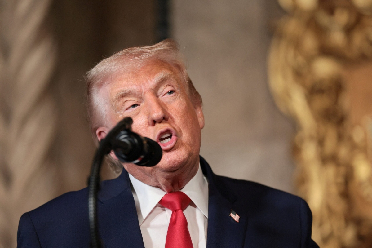 Ο Τραμπ στέλνει «αρμάδα» στο Ιράν