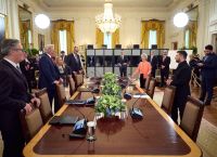 Τραμπ και η NSS 2025: Η Ουάσινγκτον Νομιμοποιεί Εθνικιστικά Κόμματα στην Ευρώπη