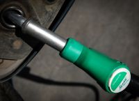 «Έβαλα βενζίνη και το λαμπάκι δεν έσβησε» – Αποκαλυπτικοί διάλογοι της σπείρας με τις «πειραγμένες» αντλίες