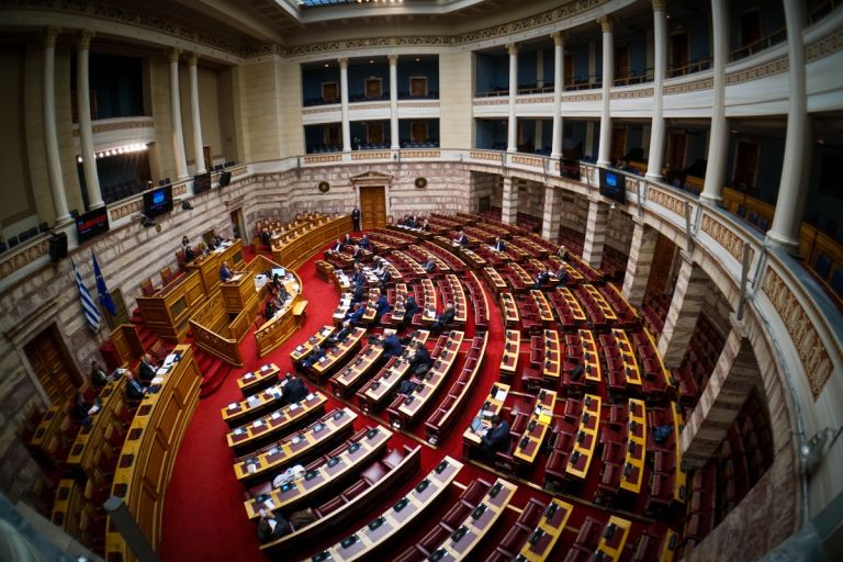 Βουλή: Ψηφίστηκε το Ενιαίο Ψηφιακό Μητρώο παρακολούθησης υποθέσεων διαφθοράς