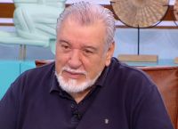 Σοκάρει ο Τάσος Χαλκιάς: «Έτρωγα ξύλο από τον πατέρα μου μέχρι μεγάλος»