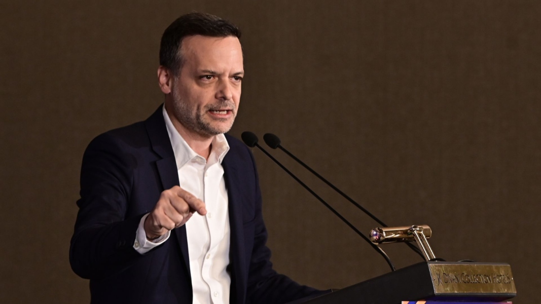 ΠΑΣΟΚ: Δούκας σκληραίνει τη γραμμή – «Πρωτιά ή σπιράλ καθόδου», «πάγος» στον Τσίπρα